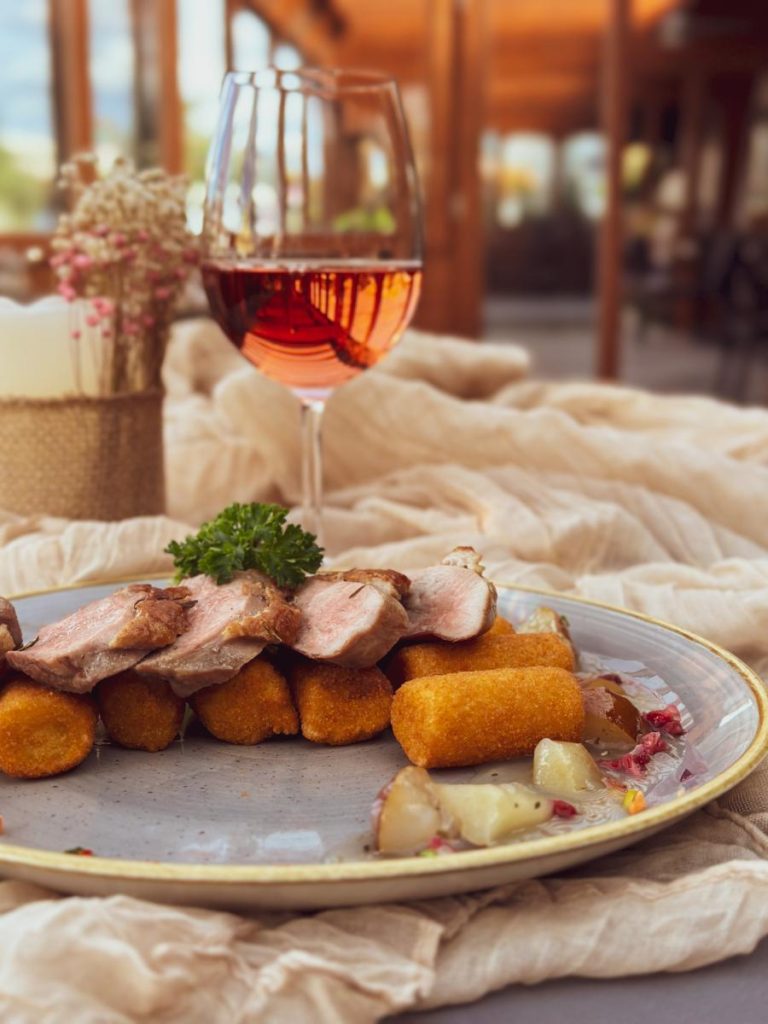 Szűzérme krokettel és rozéval